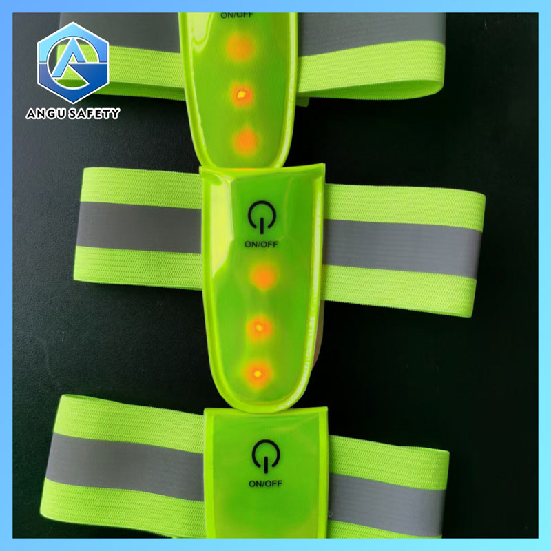 बैकपैक लैंप एलईडी रिफ्लेक्टिव क्लिप को रात की सड़क पर अपनी सुरक्षा लाइन को रोशन करने दें!